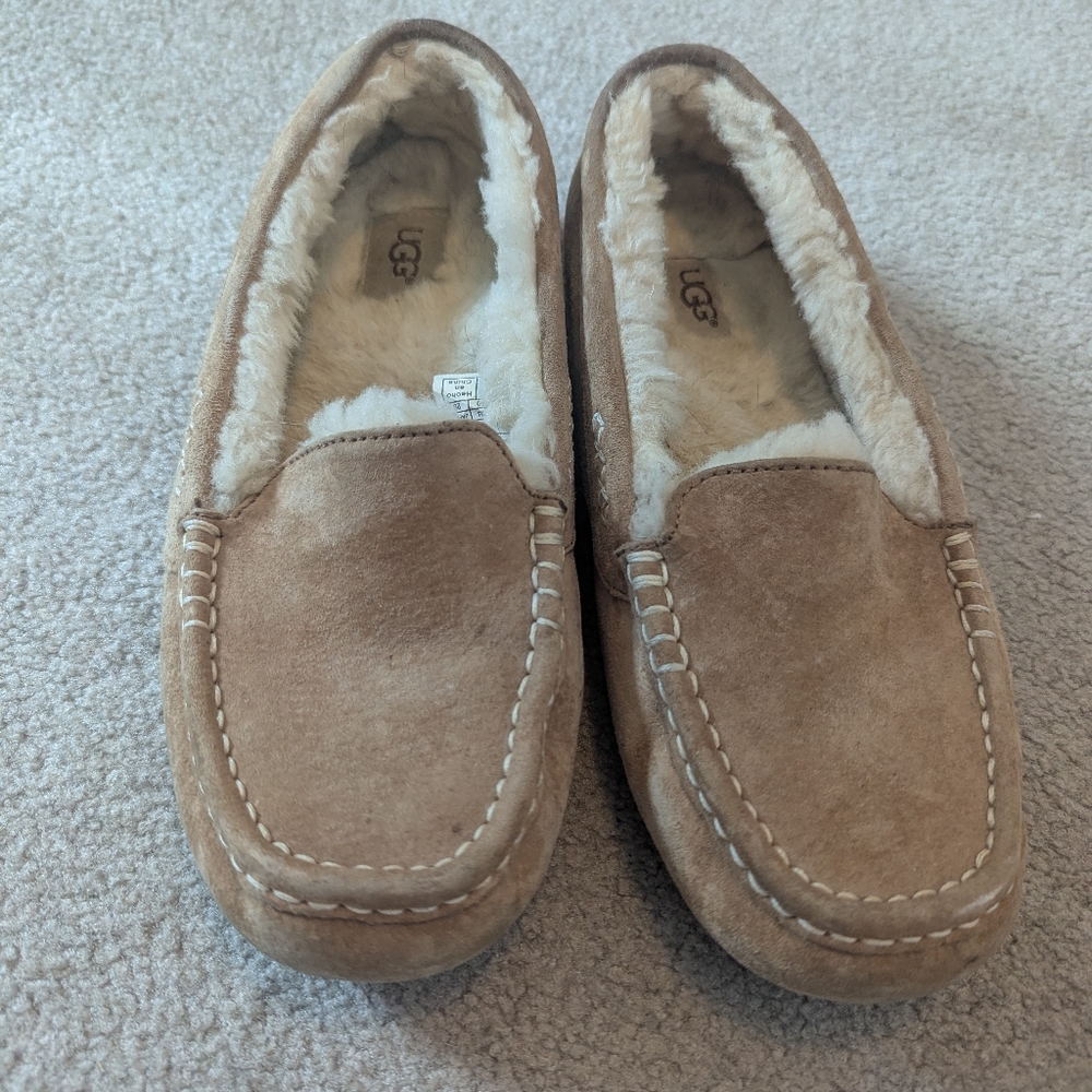 UGG Ansley Slippers Size 9